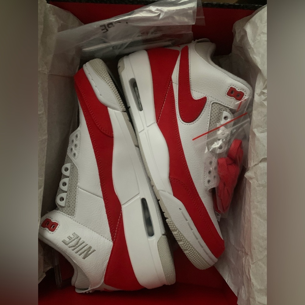 100% Authentic Nike Air Jordan 3 “Tinker Hatfield”